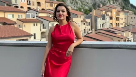 Romina Gingașu, apariție stylish într-o rochie spectaculoasă. Cum a fost surprinsă alături de Nicole Cherry