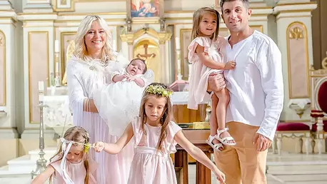 Laura Cosoi, dezvăluiri inedite despre familie. Ce spune actrița despre vacanțele cu patru copii: "Am vrut să mergem la cald"