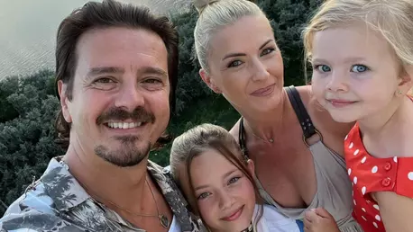 Mihai Petre, dezvăluiri despre viața de familie. Cum își împarte sarcinile cu soția sa, după ce s-au mutat în casă nouă: "O viață fix așa cum am visat-o"