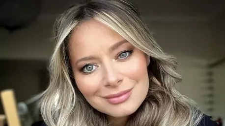 Laura Cosoi a fost oprită de polițiști în trafic. Actrița s-a ales cu o amendă: "Nici actele nu le aveam la mine"