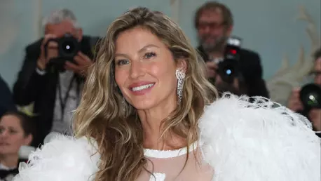 Gisele Bündchen și Joaquim Valente, surprinși în momente tandre în timpul unei plimbări cu barca, după ce au devenit părinți
