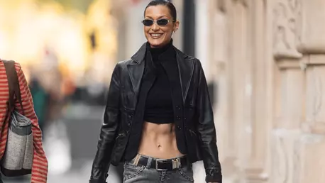 Blugii cu talie joasă revin: un trend cool sau toxic?