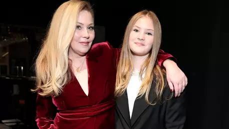 Christina Applegate dezvăluie impactul emoțional pe care lupta ei cu scleroza multiplă l-a avut asupra fiicei sale, Sadie: "Știe cât de greu îmi este"