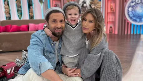 Dani Oțil a împlinit 45 de ani. Cum a fost surprins de soția lui, Gabriela Prisăcariu, și fiul lor, Tiago