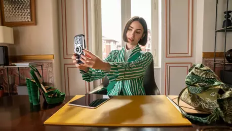 Oficial: Primele imagini cu protagoniștii sezonului 5 din serialul "Emily in Paris." Când se lansează