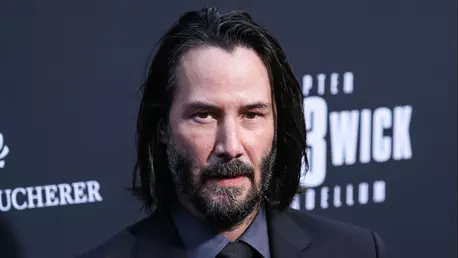 Keanu Reeves și-a îngrijorat fanii la teatru înaintea reprezentației "rigide" a piesei Waiting for Godot. Cum a apărut în public