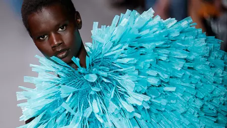 Stella McCartney SS26 aduce luxul responsabil în prim-plan