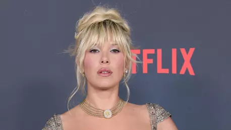 Millie Bobby Brown l-ar fi acuzat pe colegul său din serialul "Stranger Things", David Harbour, de hărțuire