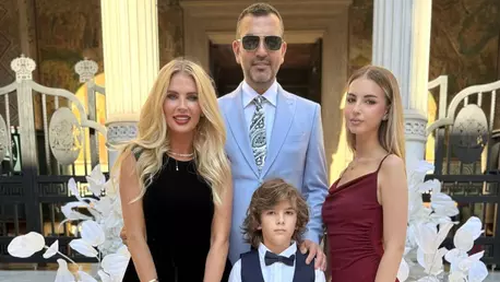 Cum arată bradul de Crăciun al Andreei Bănică. L-au împodobit cei doi copii ai ei, Sofia și Noah