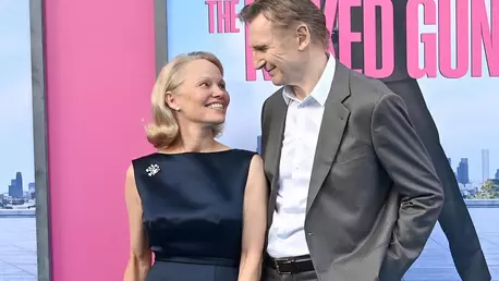 Pamela Anderson rupe tăcerea despre relația "intimă" cu Liam Neeson și situația actuală dintre ei: "Este foarte mândru de mine"