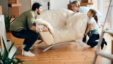 Mobilier care rezistă și eliberează spațiu: criterii măsurabile pentru casele din România