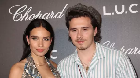 Hana Cross, fosta iubită a lui Brooklyn, ar fi fost descurajată să vorbească despre anul petrecut alături de familia Beckham