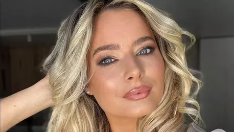 Laura Cosoi, primele imagini cu burtica de gravidă. Actrița este însărcinată a cincea oară