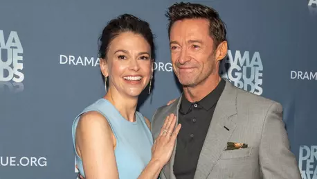 Hugh Jackman și Sutton Foster, fotografiați în ipostaze romantice. Unde au fost surprinși cei doi