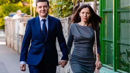 Mirabela Grădinaru s-a fotografiat alături de Brigitte Macron și Olena Zelenska. Ce piesă vestimentară a ales partenera lui Nicușor Dan