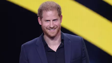 O serie de mesaje îndrăznețe trimise de Prințul Harry către o jurnalistă ies la iveală într-un proces: "Aș fi vrut să fiu acolo, dulceață, dar..."