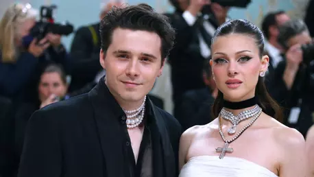 Brooklyn Beckham își susține cu mândrie soția, Nicola Peltz, la proiecția noului ei film, "Prima"