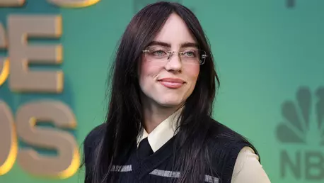 Billie Eilish, de nerecunoscut pe platoul de filmare. Artista își face debutul pe marele ecran
