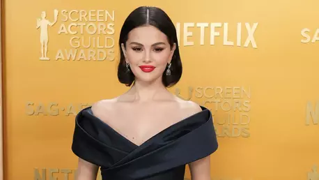 Selena Gomez, apariție spectaculoasă la cina organizată înaintea nunții lui Taylor Swift. Artista a purtat diamante în valoare de 40.000 de dolari