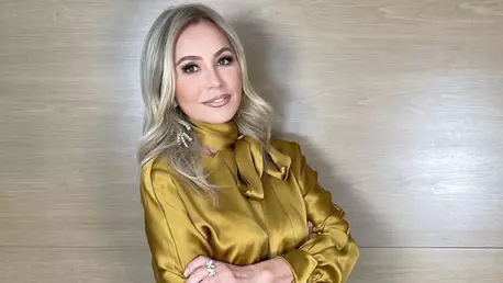 Anastasia Soare a gătit sarmale alături de fiul Sofiei Vergara, îmbrăcați în haine tradiționale românești. Cum au apărut cei doi pe internet