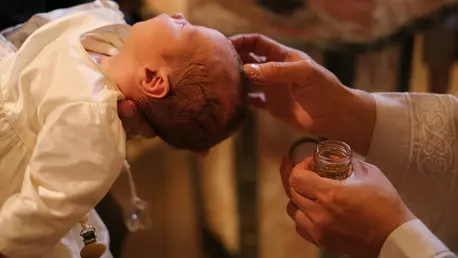 Trusoul de botez care spune o poveste delicată, din prima clipă