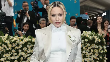 Madonna, mesaj emoționant pentru fiicele sale gemene. Cum arată Stella și Estere, care au împlinit 14 ani