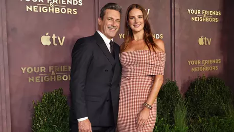 Jon Hamm și soția sa, Anna Osceola, urmează să devină părinți