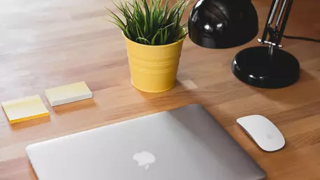 MacBook pentru birou și freelancing în 2026 - TOP 3 modele dintre care poți alege pentru performanță și portabilitate