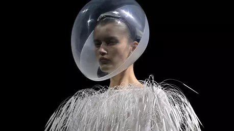 ELLE Fashion Voice: Viitorul poartă altceva. Ce rămâne uman?