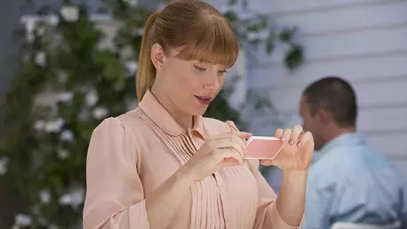 Ești dependentă de telefon? Cum asta v-ar putea afecta intimitatea emoțională în cuplu