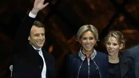 Fiica lui Brigitte Macron calcă pe urmele mamei sale. Cine e partenerul ei, cu douăzeci de ani mai tânăr?