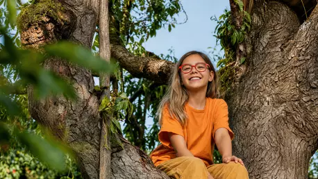 Copiii cresc, iar miopia poate evolua odată cu ei. Cum schimbă tehnologia felul în care avem grijă de vederea lor