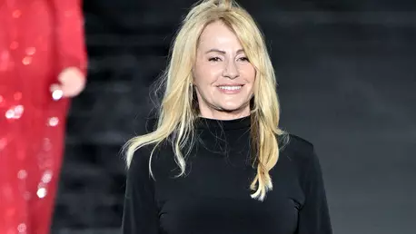 Nadia Comăneci, debut spectaculos la Le Défilé L'Oréal Paris 2026. Fostă gimnastă a purtat creații românești