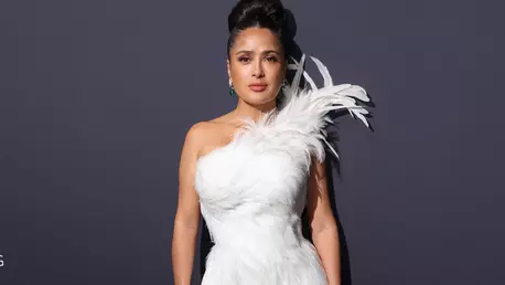 Salma Hayek, apariție îndrăzneață pe internet. Cum s-a pozat actrița, care a împlinit 60 de ani