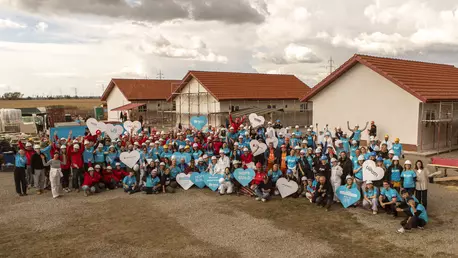 Hope Build 2026: 350 de voluntari au construit 6 locuințe în doar 5 zile, la cel mai mare eveniment de construcție accelerată din Europa