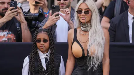 Kim Kardashian, transformare spectaculoasă. Vedeta a recreat look-ul fiicei sale, North West
