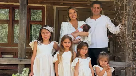 Unde au plecat Laura Cosoi, Cosmin Curticăpean și fiica lor cea mică, după ce li s-a anulat zborul spre Italia. Actrița a publicat imagini din vacanță