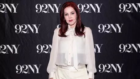 Priscilla Presley, apariție rară alături de fiul ei, Navarone. Prin ce momente dificile au trecut împreună
