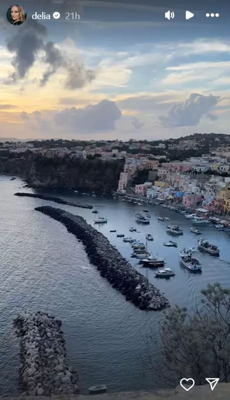 Delia, imagini din vacanța în Procida, Italia  (15)