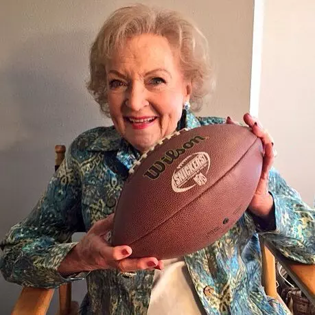 Cauza morții lui Betty White a fost dezvăluită. Ce spune agentul actriței despre doza booster primită cu câteva zile înainte