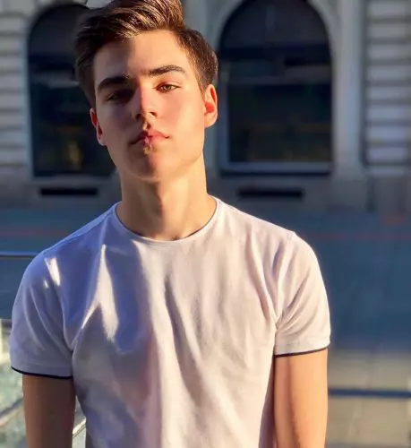 Radu-Ștefan-Bănică-459x500