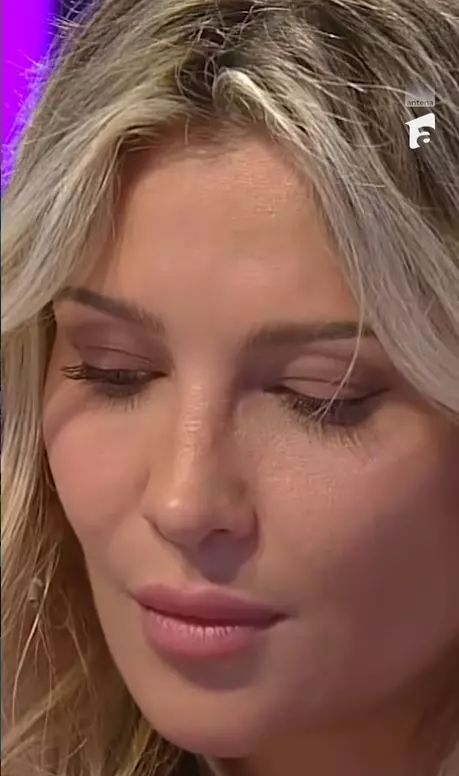 lora in lacrimi 2