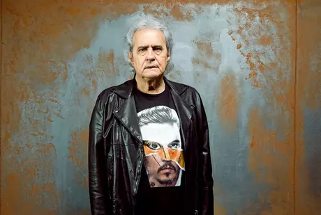 Cristi Minculescu spune că rock-ul nu doar l-a format, dar l-a și salvat: "Erau vremuri în care fiecare cm de păr în plus însemna o oră în minus de liniște". Ce a povestit despre episodul când Traian Băsescu a decorat trupa IRIS / EXCLUSIV