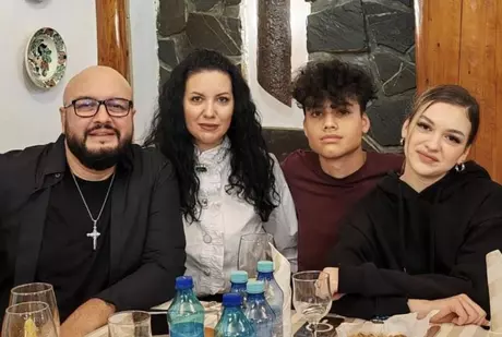 Cum își crește Mihai Budeanu de la 3 Sud Est cei doi copii: "Am încercat să mă port cu ei foarte normal și să nu le induc ideea că trebuie să profite de numele meu" / EXCLUSIV