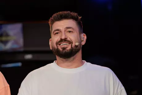 Radu Ciucă, declarații rare despre părinți: "Relația s-a schimbat în timp și s-a schimbat în bine, mai ales în ultimii ani. Și mă bucur enorm pentru asta" / EXCLUSIV