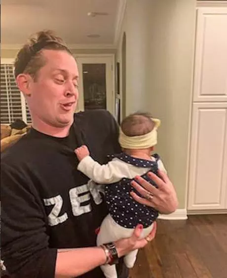 Macaulay Culkin tata