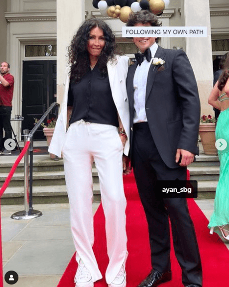 mihaela-radulescu-mandra-de-fiul-ei-ayan-a-absolvit-un-liceu-prestigios-din-america-si-se-pregateste-de