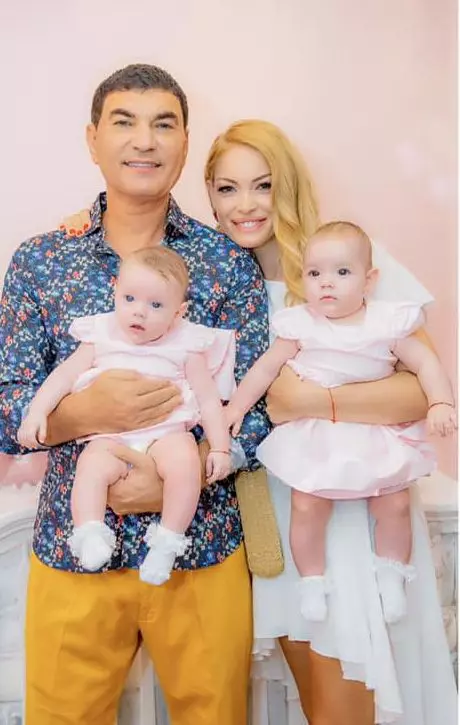 Cristi-Borcea-Valentina-Pelinel-și-gemenele