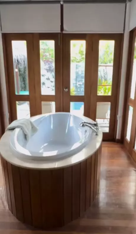 13. Theo Rose, imagini din vacanță