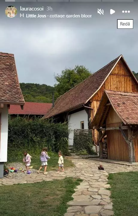 Fetiite Laura Cosoi in Maramures